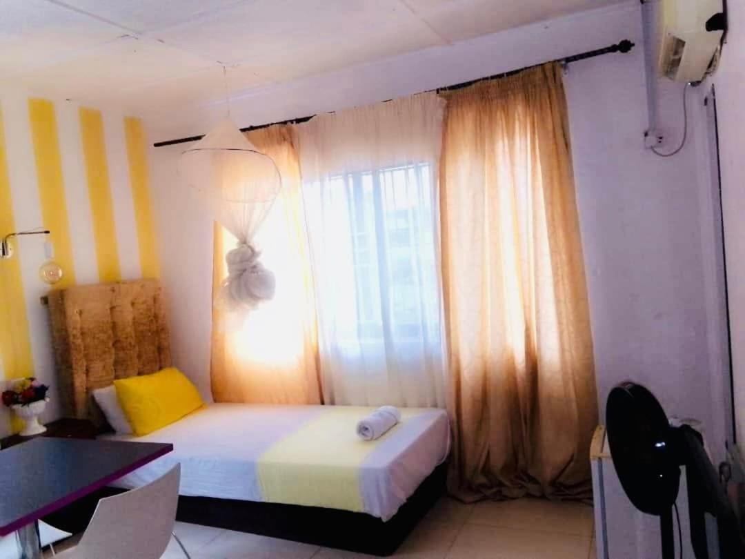 Zunox Guest House Φρίταουν Εξωτερικό φωτογραφία