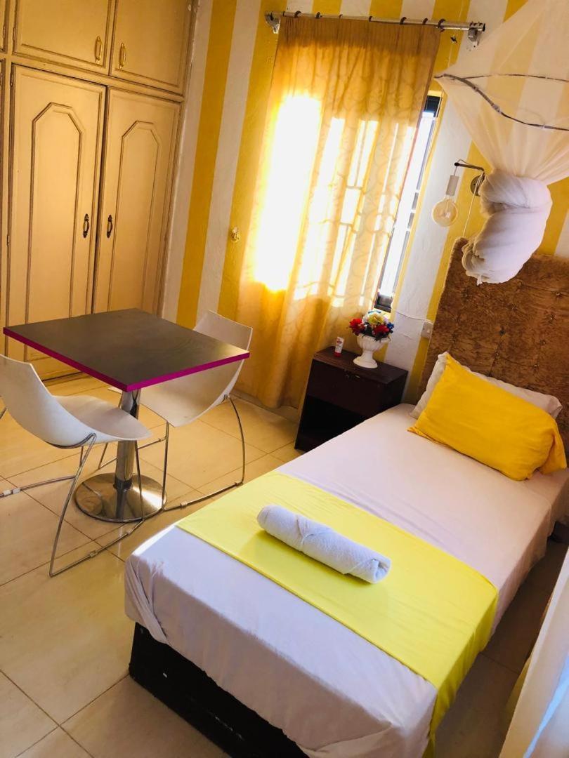 Zunox Guest House Φρίταουν Εξωτερικό φωτογραφία