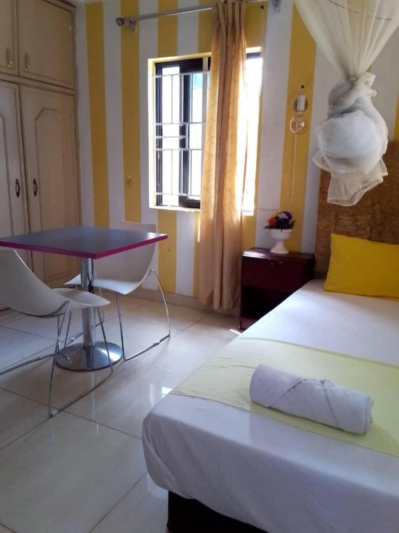 Zunox Guest House Φρίταουν Εξωτερικό φωτογραφία